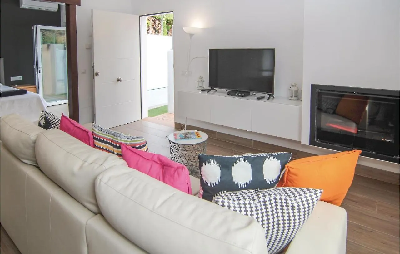 Gorgeous Home In Sayalonga With Wifi location