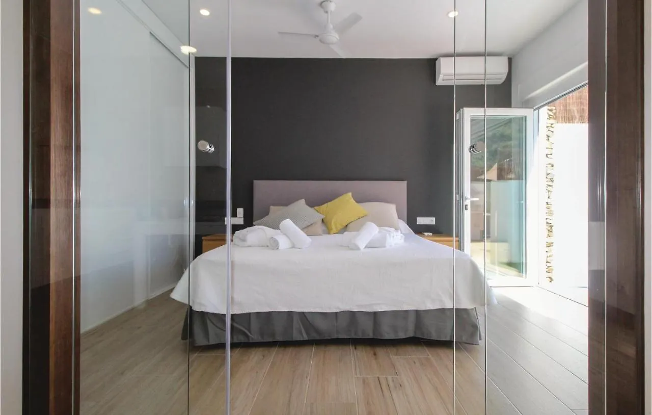 Gorgeous Home In Sayalonga With Wifi Spain